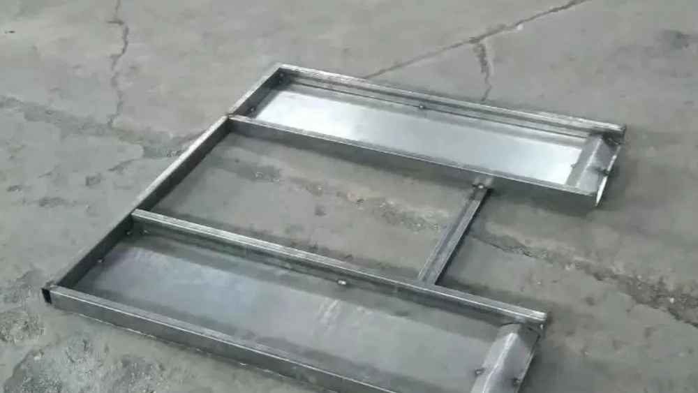 Modern belediye hizmetleri için dayanıklı metal alt tanklı mekanize atık tankı